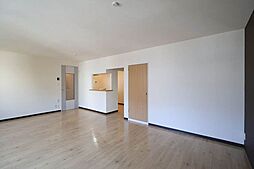 アーバン椿 A0202 2階2LDKのリビング/ダイニング