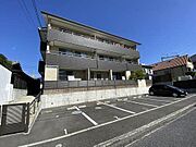 宮内串戸駅より徒歩15分 築9年1ヶ月 3階建の賃貸物件