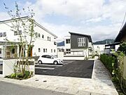  2階 築8年8ヶ月の賃貸物件