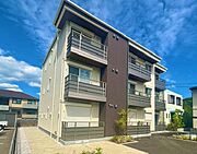  築2年3ヶ月 3階建の賃貸物件