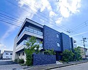  2階 築2年10ヶ月の賃貸物件