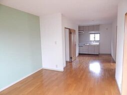 ハイラーク甘木　Ｂ棟 B0102 1階2LDKのリビング/ダイニング