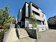 シャーメゾンフォルジュロンA 3階 築3年9ヶ月の賃貸物件