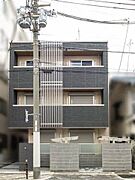 長居駅より徒歩9分 築7年4ヶ月 3階建の賃貸物件