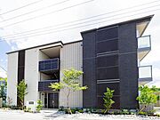 彦根駅より徒歩9分 築2年1ヶ月 3階建の賃貸物件