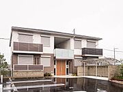 新田辺駅より徒歩10分 築11年6ヶ月 2階建の賃貸物件
