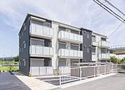 西山天王山駅より徒歩14分 築8年3ヶ月 3階建の賃貸物件