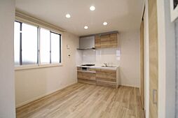 グランドゥール2輝 0102 1階1LDKのリビング/ダイニング