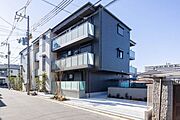 瓢箪山駅より徒歩20分 3階 築1年7ヶ月の賃貸物件