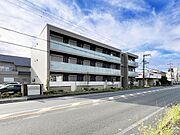 田原本駅より徒歩17分 築5年9ヶ月 3階建の賃貸物件