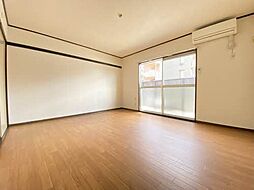 パークアベニュー 101 1階1Kのリビング/ダイニング