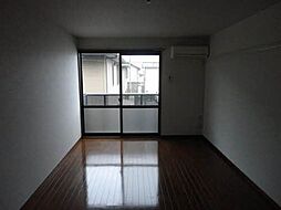 ブッシュ・クローバー 205 2階1Kのリビング/ダイニング