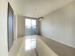 シャーメゾン城 102 1階1LDKのリビング/ダイニング