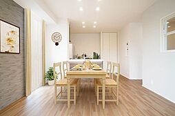 シャーメゾン　クレスト 103 1階1LDKのリビング/ダイニング