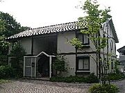 青山駅より徒歩39分 築27年9ヶ月 2階建の賃貸物件