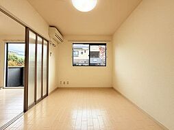 フォーレスセガミ A101 1階2Kの室内