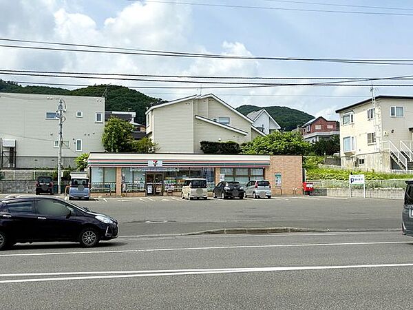 セブンイレブン札幌富丘3条3丁目店 徒歩7分。 490m