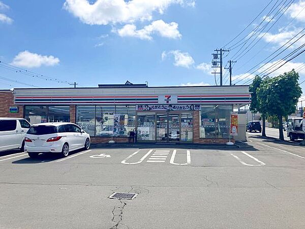 セブンイレブン札幌西岡3条店 徒歩5分。 400m