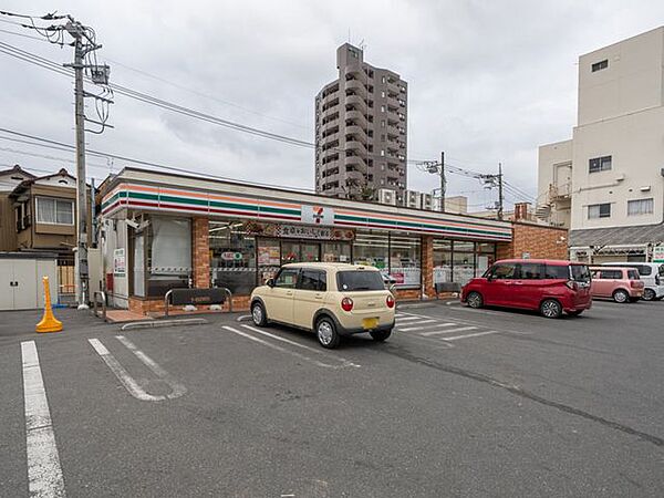セブンイレブン桶川東1丁目店 240m