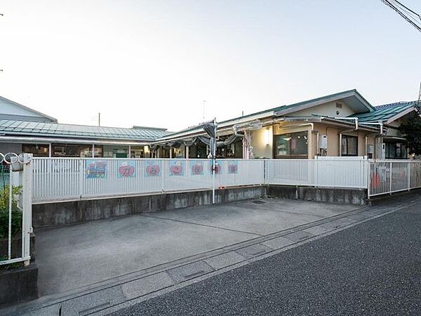 さいたま市立上小保育園 ■0歳から就学前までの子どもを対象とした公立保育園です。日常生活を通じて基本的生活習慣や社会性を身につける活動を計画的に行っています。 270m