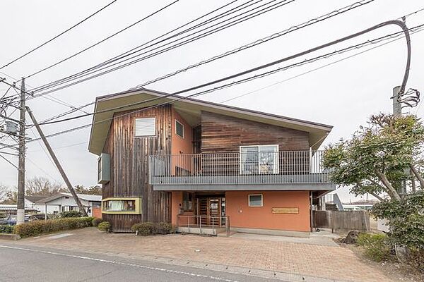 ■徒歩約9分に位置する梅の里保育園です。0歳から就学前までを対象に、遊びや活動を通して基本的生活習慣や社会性を育み、健やかな成長を支えます。 700m