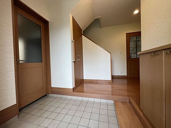 玄関を拡大表示