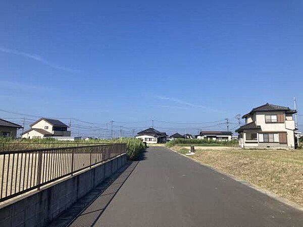 北西側前面道路