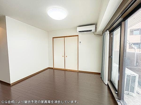 【LDK/約13.5帖】LDKに約6.0帖の和室が隣接。引き戸を開放し、一体利用も可能です。ライフスタイルに合わせてフレキシブルにお使いいただけます。