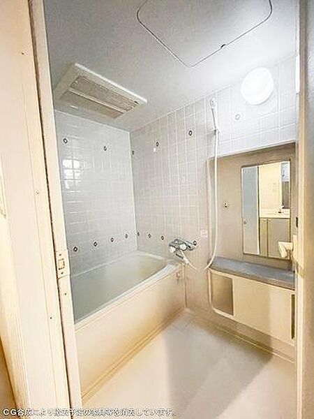 【浴室】TES温水式浴室暖房乾燥機が設置されていますので、天候や時間帯に関係なく洗濯物が気持ちよく乾かせます。