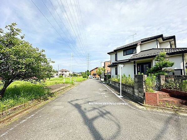 徒歩圏内に買い物施設や公園や生活施設が揃う、生活便利な住環境！その他周辺施設も合わせてご案内させていただきます。/2026年7月撮影