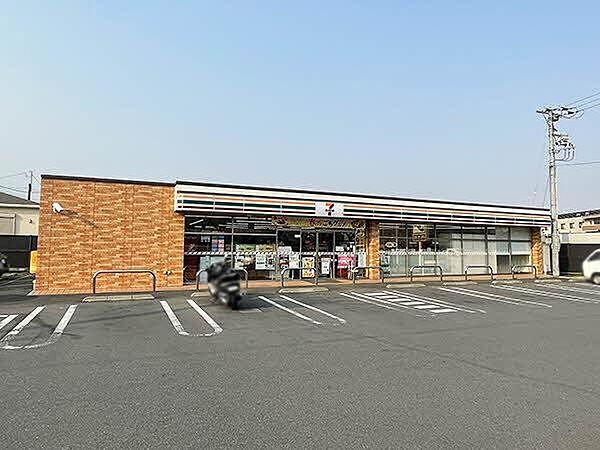 セブンイレブン秦野出雲大社入口店 880m