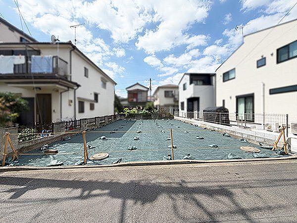 【現地写真】建築条件はございません。お好みのハウスメーカーや工務店を選んで建築いただけます。間取りはもちろん、外観などにもこだわった住まいを建築いただけます。/2026年8月撮影