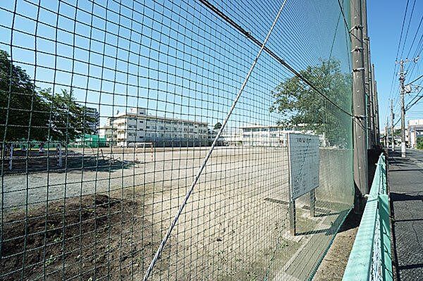 相模原市立共和中学校 徒歩23分。少し距離がありますが、毎日の登下校で体力が養われそうです。HPが開設されており、学校概要・お知らせなどを閲覧可能です。 1770m