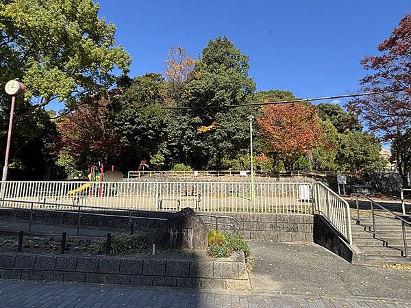 城山公園 440m