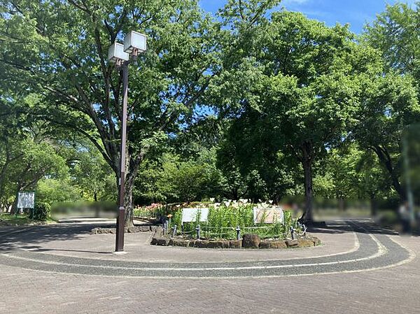 千種公園 290m