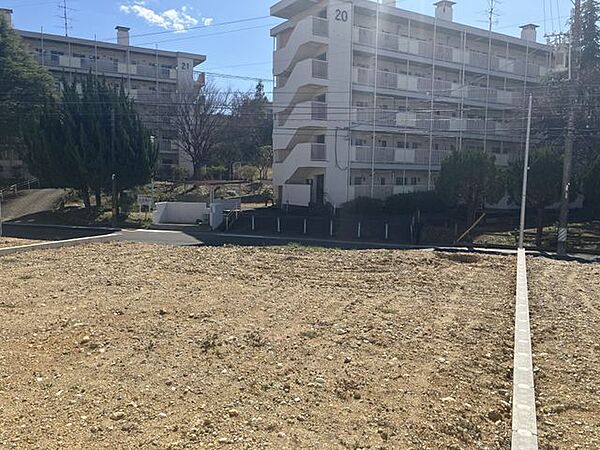 前面道路含む外観
