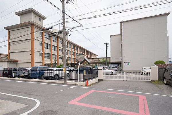 一宮市立南部中学校 1700m