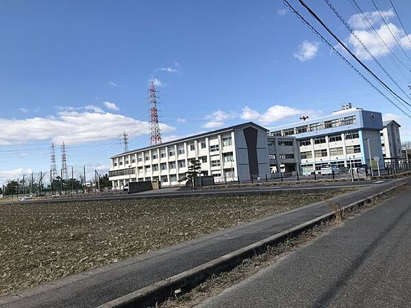 日進市立日進西中学校 1050m