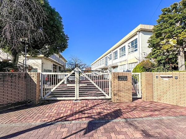 名古屋市立岩塚小学校 700m