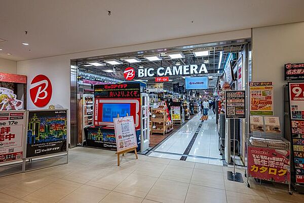 ビックカメラ名古屋JRゲートタワー店 徒歩9分。 680m