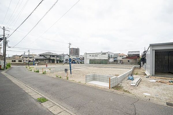 ■G号地G号地は南東向きで日当たりを確保しやすい区画です。接道性と間口を備え、駐車計画も検討しやすい形状に加え、ゴミ置場が近接して設置予定のため、日常のゴミ出し動線にも配慮された区画です。