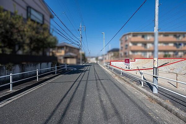 前面道路含む現地写真(2)