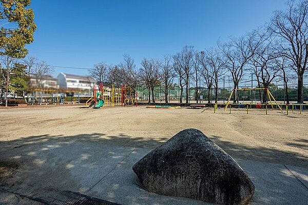 貴船公園 320m