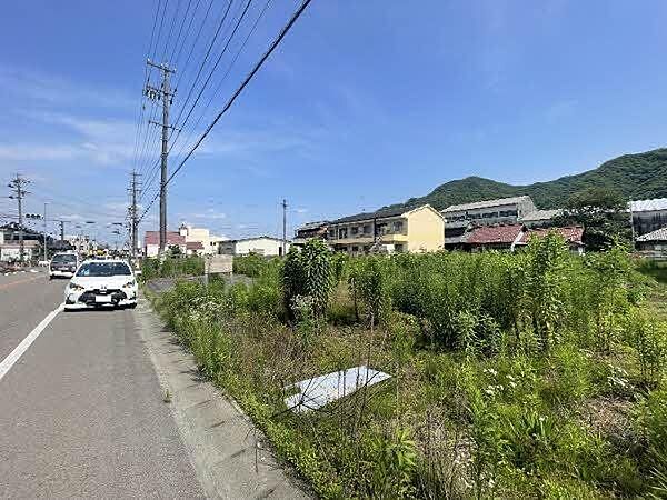 前面道路を含む現地