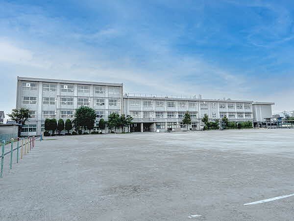 四日市市立常磐小学校 1100m