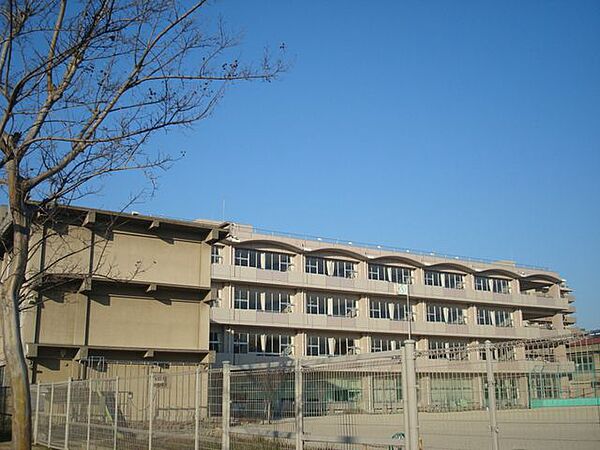 四日市市立浜田小学校 徒歩19分。 1500m