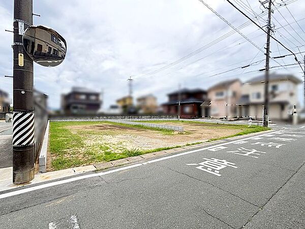 道路含む土地写真