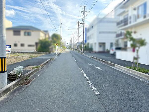 北西側道路