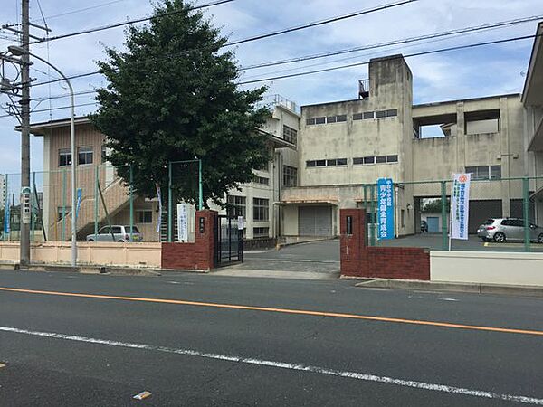 豊橋市立中部中学校 徒歩18分。 1400m