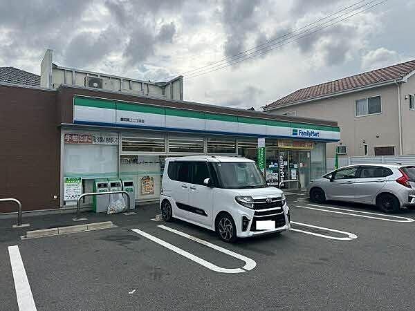 ファミリマート豊田高上二丁目店 590m